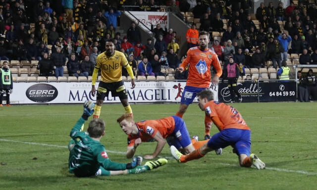 LSK ydmyket AaFK. Styrer mot nedrykk: - Jeg skulle ha filleristet dem, freser John Arne Riise